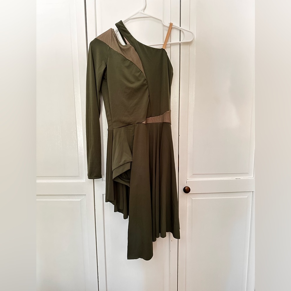 Weissman small adult contemporary costume. Like new.
